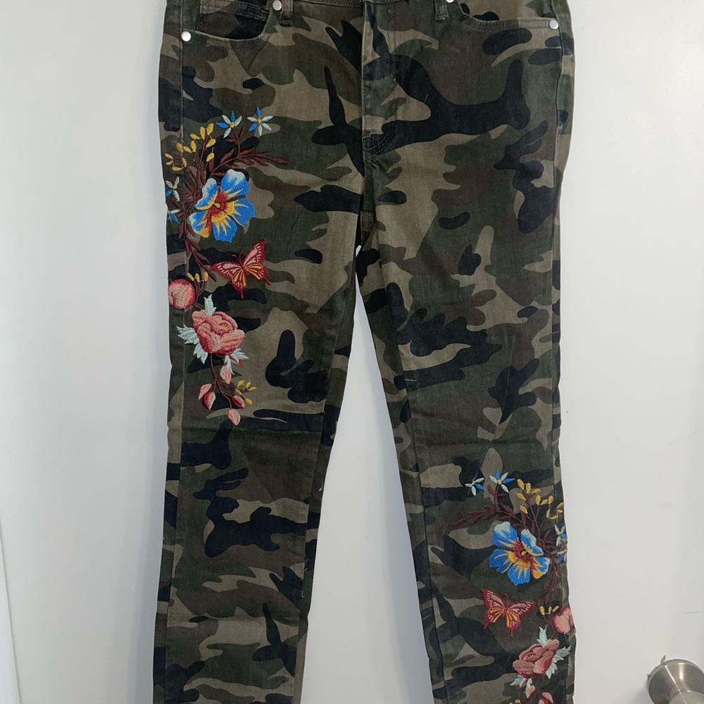 Floral Camouflage Women's Jeans